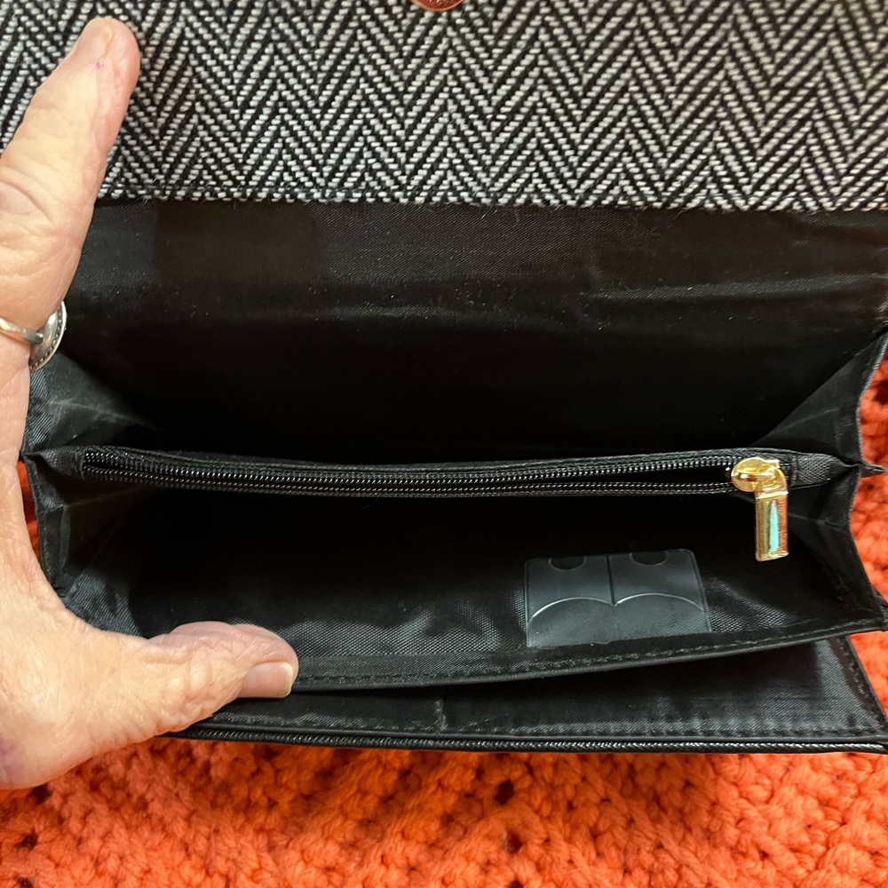 Source Unknown On The Brand But,It’s A Cute Littl… - image 4